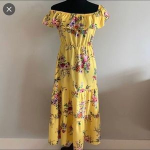 Summertime Yellow off shoulder whimsical dress 💛